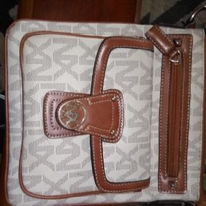 NX shoulder bag